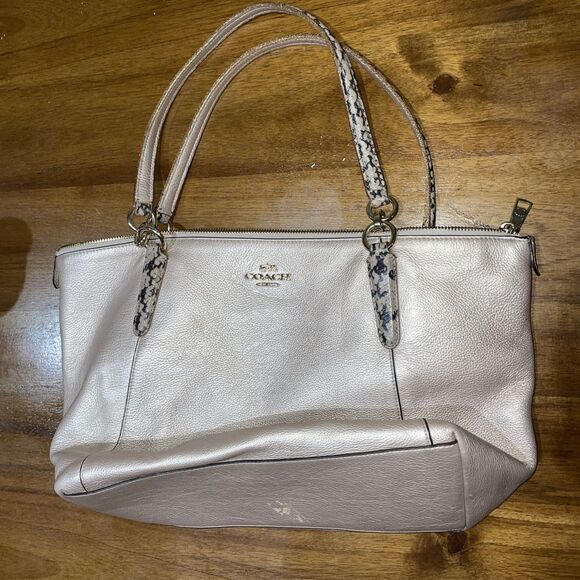 Coach Ava Large Leather Tote Handbag in Champagne Pink with Zip Closure - Picture 4 of 12